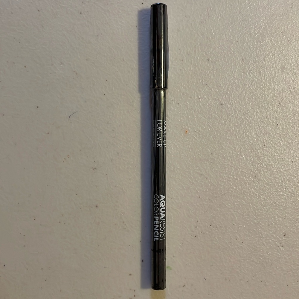 Makeup Forever Aqua Resist color eye pencil 
Graphite Black